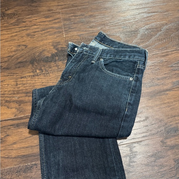 Levi’s straight leg jeans dark wash - Picture 2 of 8